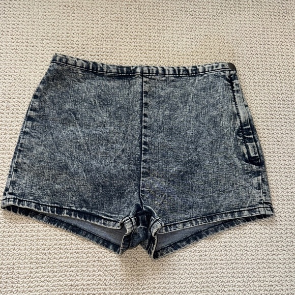 Forever 21 Pants - Forever 21 High Rise Acid Washed Hot Shorts Size 30
